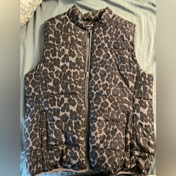 Grey Cheetah Print Puffer Vest - Picture 1 of 2
